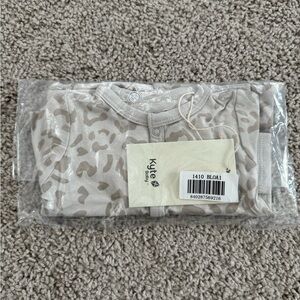 NWT Kyte baby oat leopard snap romper size 0-3 months